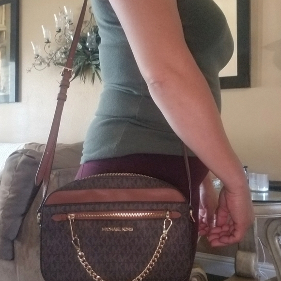 Michael Kors Shoulder Bag & Wallet - Picture 9 of 9